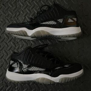 Men's Nike air Jordan 11 low Black and White Sneakers